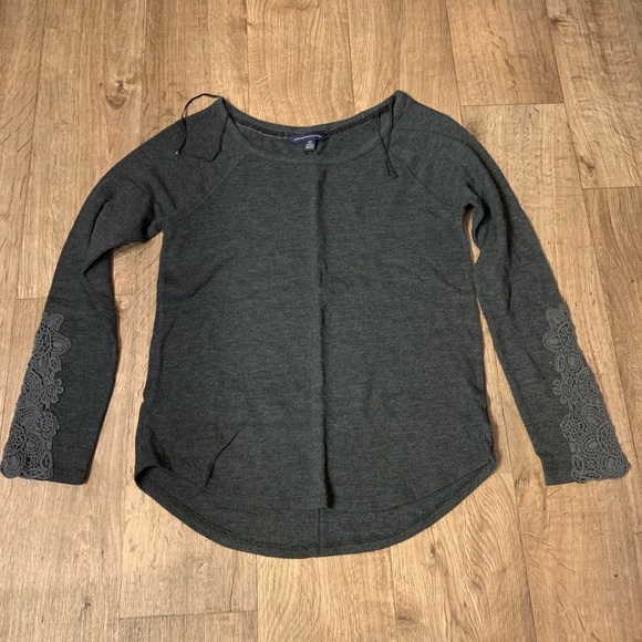 Tops - Picture 2 of 8